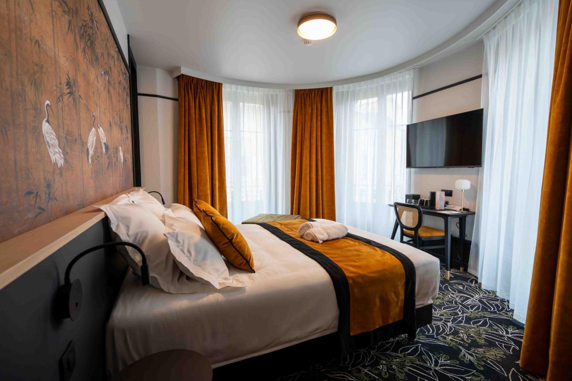 Hotel Et Restaurant Le Regina Le Puy-en-Velay Eksteriør billede