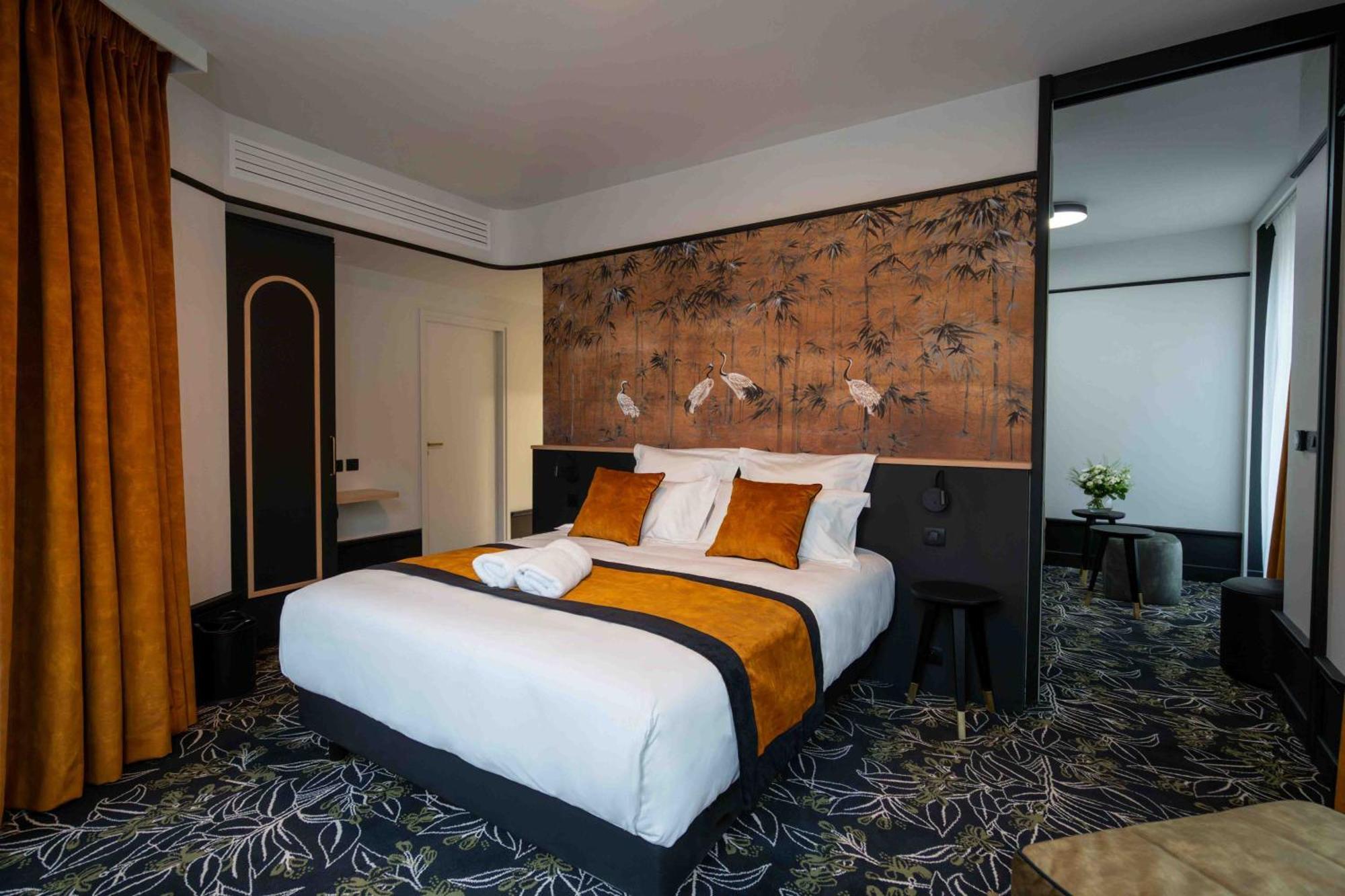 Hotel Et Restaurant Le Regina Le Puy-en-Velay Eksteriør billede