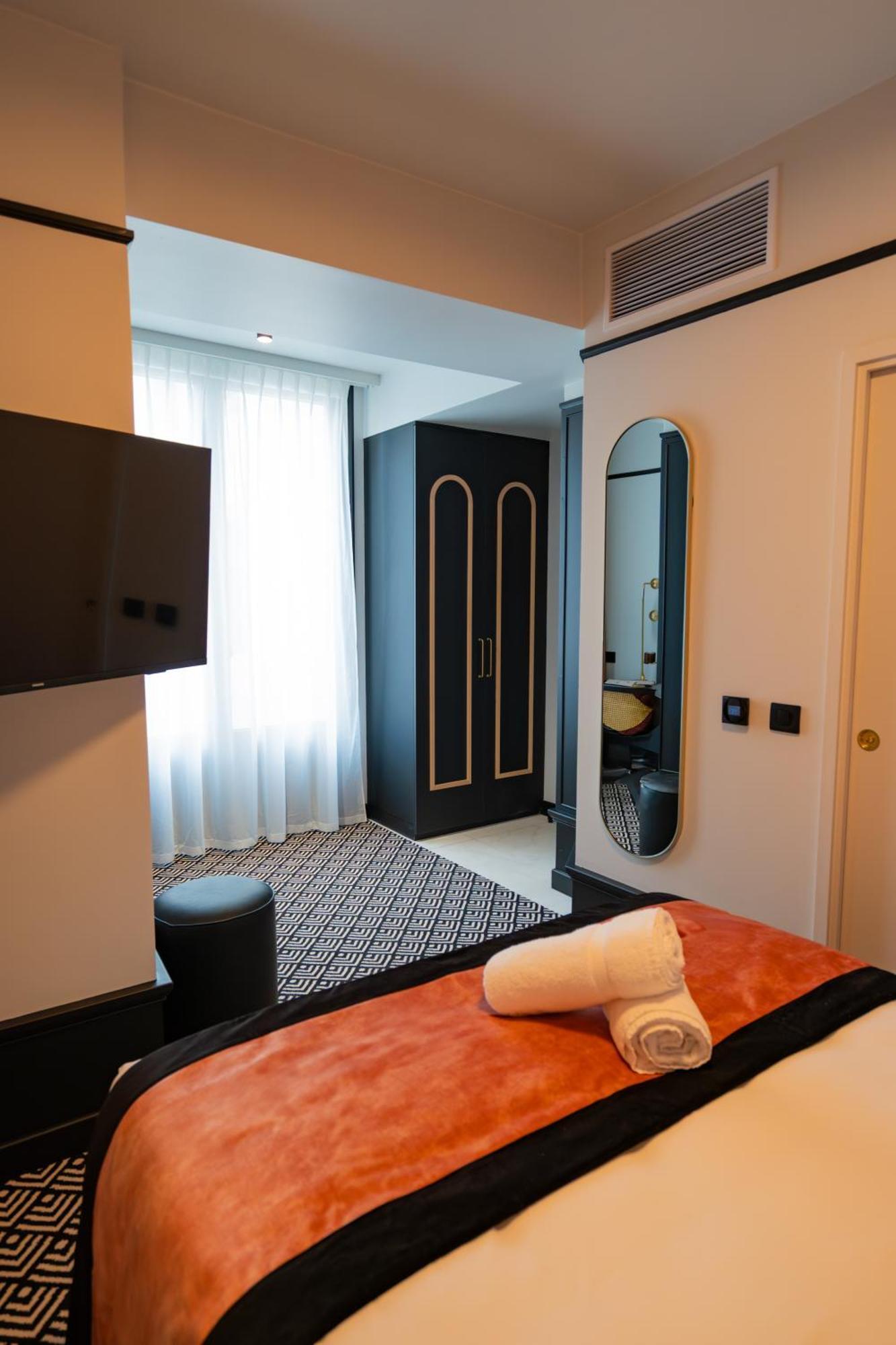 Hotel Et Restaurant Le Regina Le Puy-en-Velay Eksteriør billede
